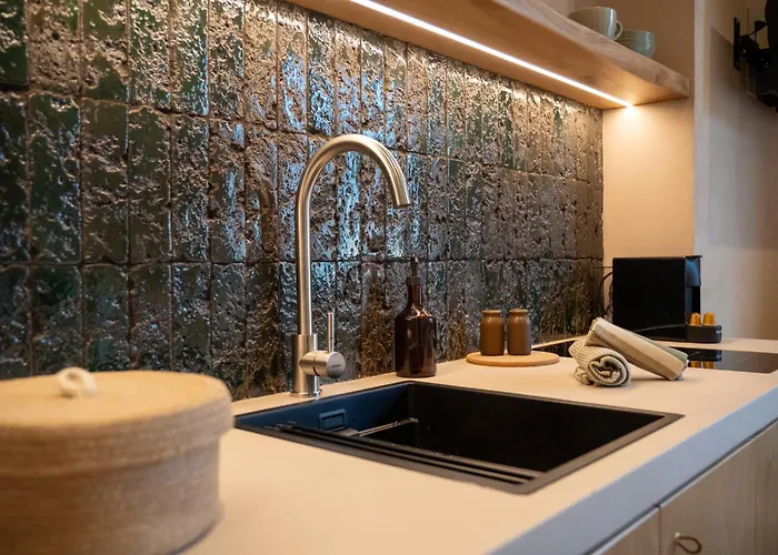 Essenza Boutique Чефалу